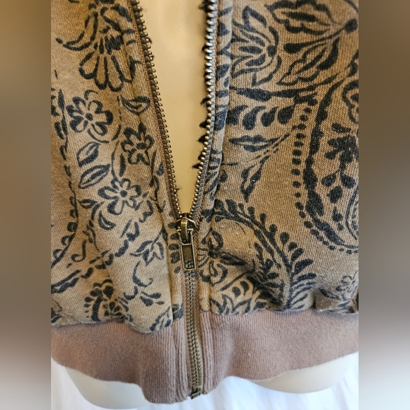Forever 21 Paisley Print Zip-up Hoodie. size S  Brown and black  sherpa - Picture 10 of 16